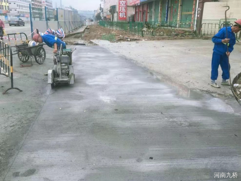 水泥路面道路翻修