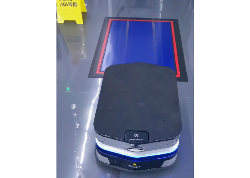 上海AGV移动机器人车轮清洁水洗粘尘地垫