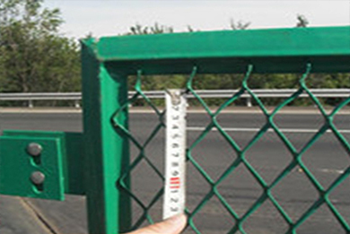 江苏马路绿化带高速公路钢板防护网