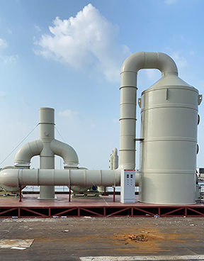 废气处理设备:PP喷淋塔,PP活性炭吸附塔案例图