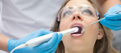 一些牙医戴的那些看起来很滑稽的放大镜是什么？