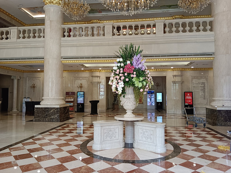 家路国际酒店大堂仿真花装饰美化工程