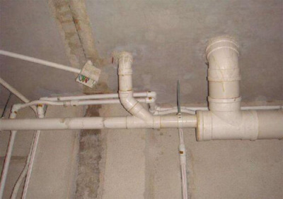 安装水管