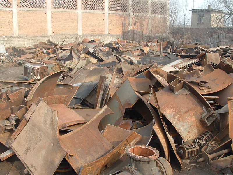 正规的钢厂回收废铁价多少钱一吨，废旧高速钢回收价格咨询电话是多少？废旧槽钢回收哪家靠谱？