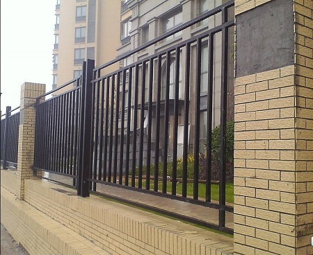 锌钢护栏安装厂家 关于锌钢阳台护栏喷粉时的注意事项提醒