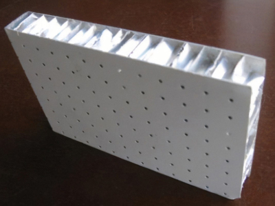 由不同材料生产的不锈钢蜂窝板有什么特点